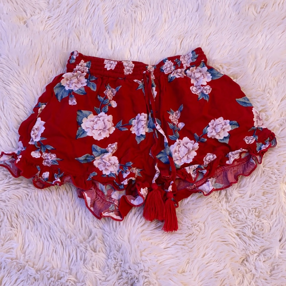hollister flowy shorts!
